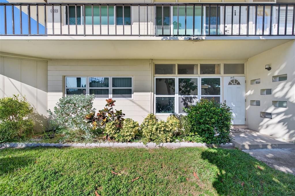 待售: $89,500 (2 贝兹, 1 浴室, 720 平方英尺)