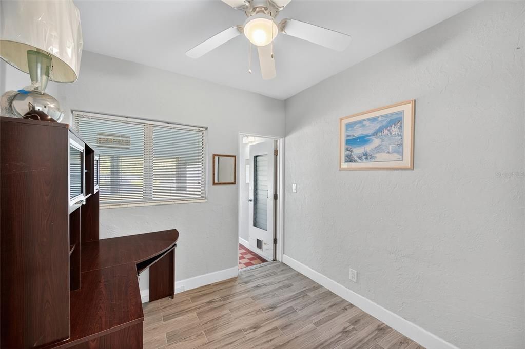 待售: $89,500 (2 贝兹, 1 浴室, 720 平方英尺)