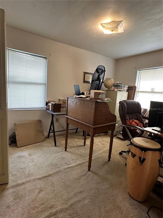 Active With Contract: $230,000 (3 beds, 2 baths, 1473 Square Feet)