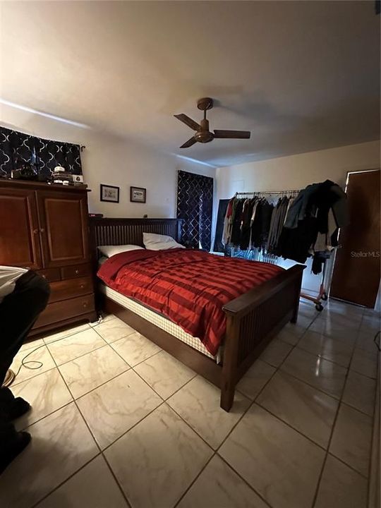 Active With Contract: $230,000 (3 beds, 2 baths, 1473 Square Feet)