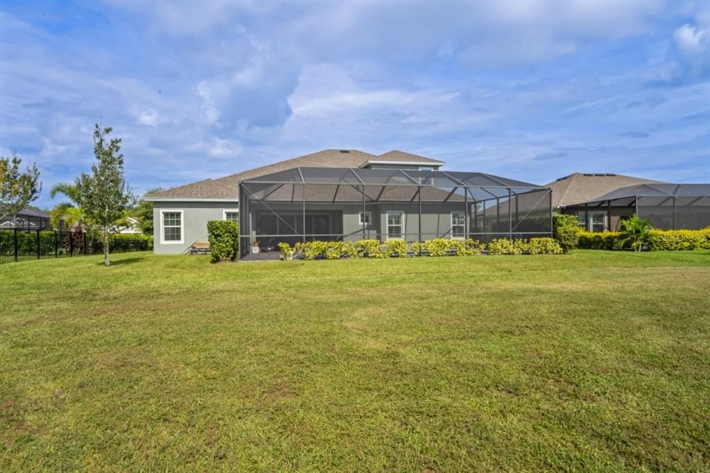 For Sale: $1,300,000 (6 beds, 5 baths, 4672 Square Feet)