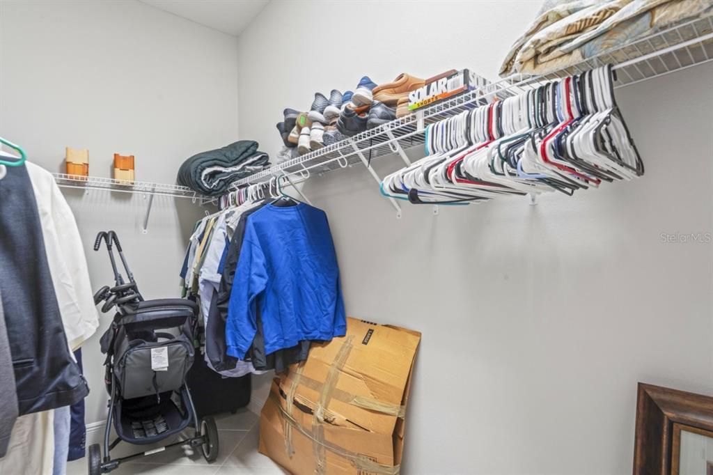 For Sale: $1,300,000 (6 beds, 5 baths, 4672 Square Feet)