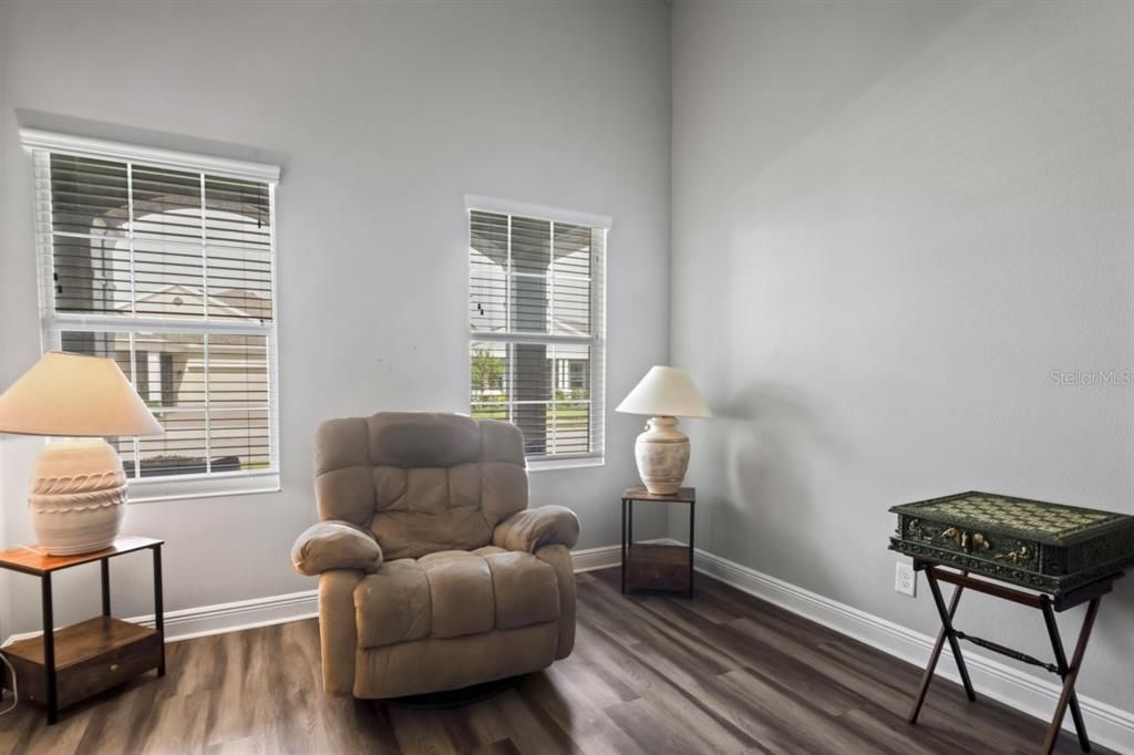 For Sale: $1,300,000 (6 beds, 5 baths, 4672 Square Feet)