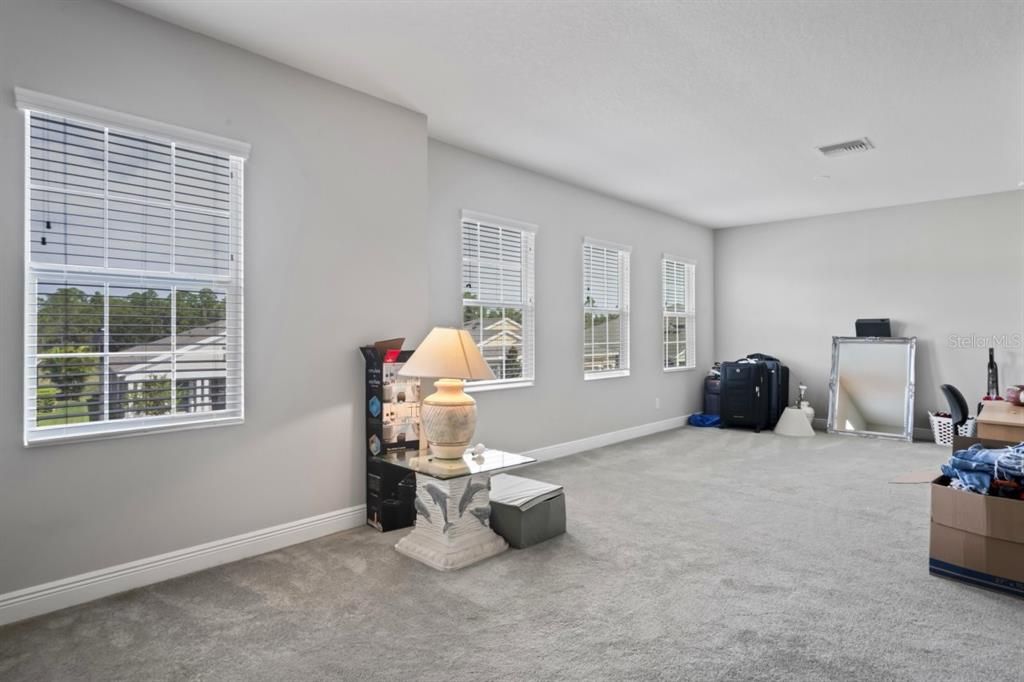 For Sale: $1,300,000 (6 beds, 5 baths, 4672 Square Feet)