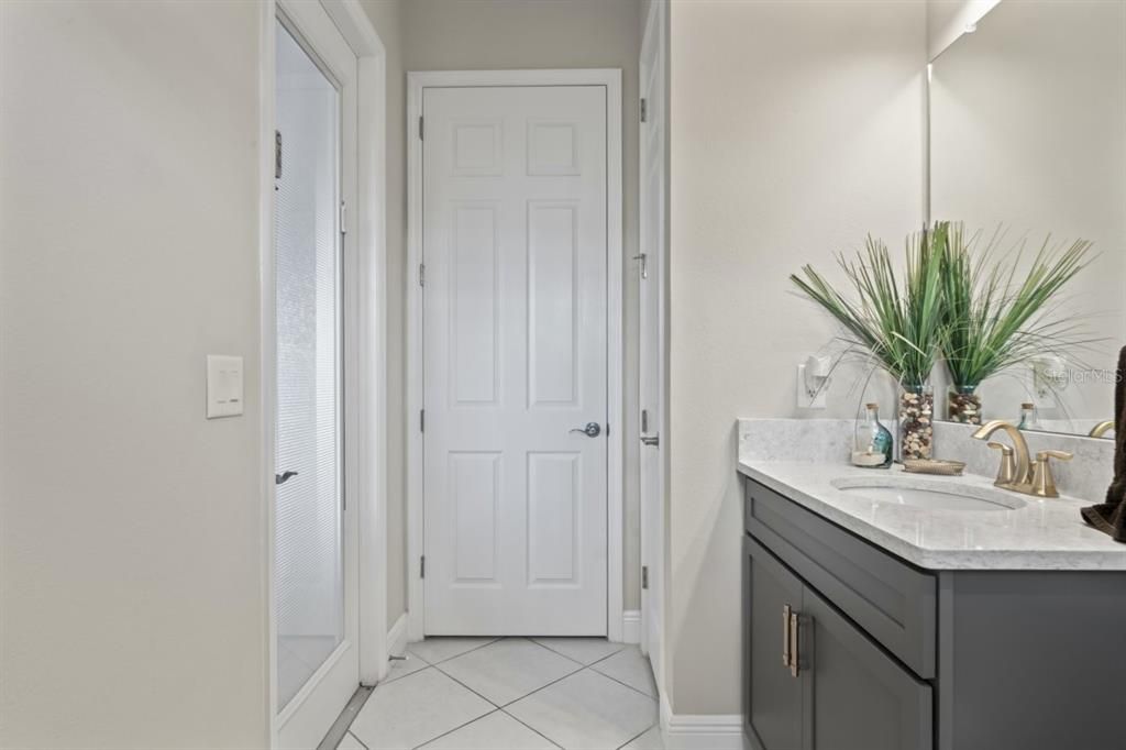 For Sale: $1,300,000 (6 beds, 5 baths, 4672 Square Feet)