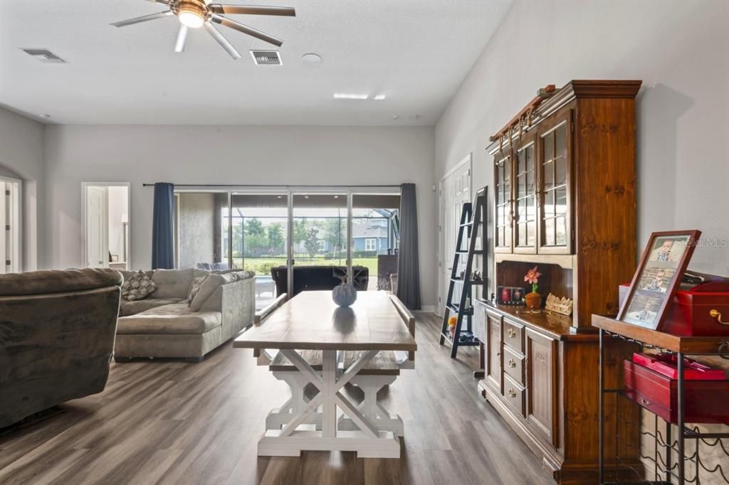 For Sale: $1,300,000 (6 beds, 5 baths, 4672 Square Feet)