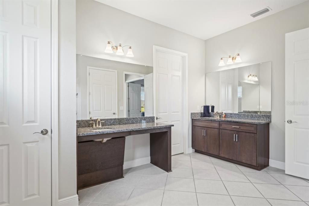 For Sale: $1,300,000 (6 beds, 5 baths, 4672 Square Feet)