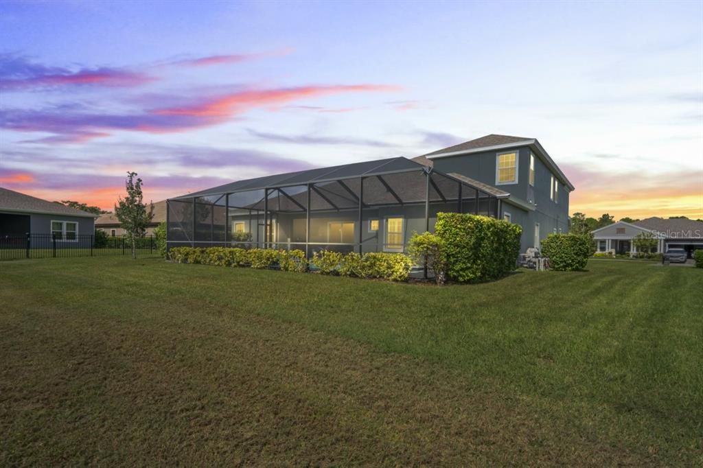 For Sale: $1,300,000 (6 beds, 5 baths, 4672 Square Feet)