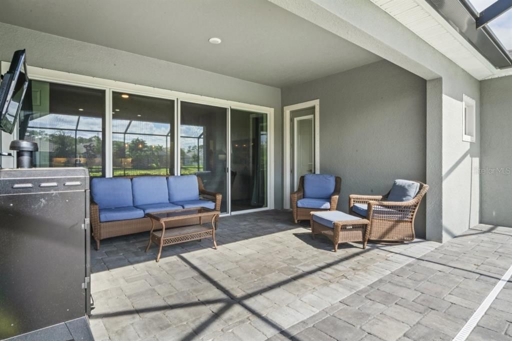 For Sale: $1,300,000 (6 beds, 5 baths, 4672 Square Feet)