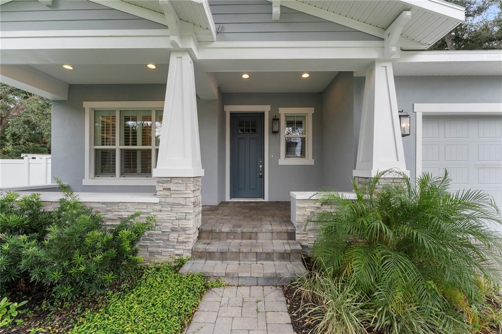 Под контрактом: $1,359,000 (4 спален, 4 ванн, 3567 Квадратных фут)