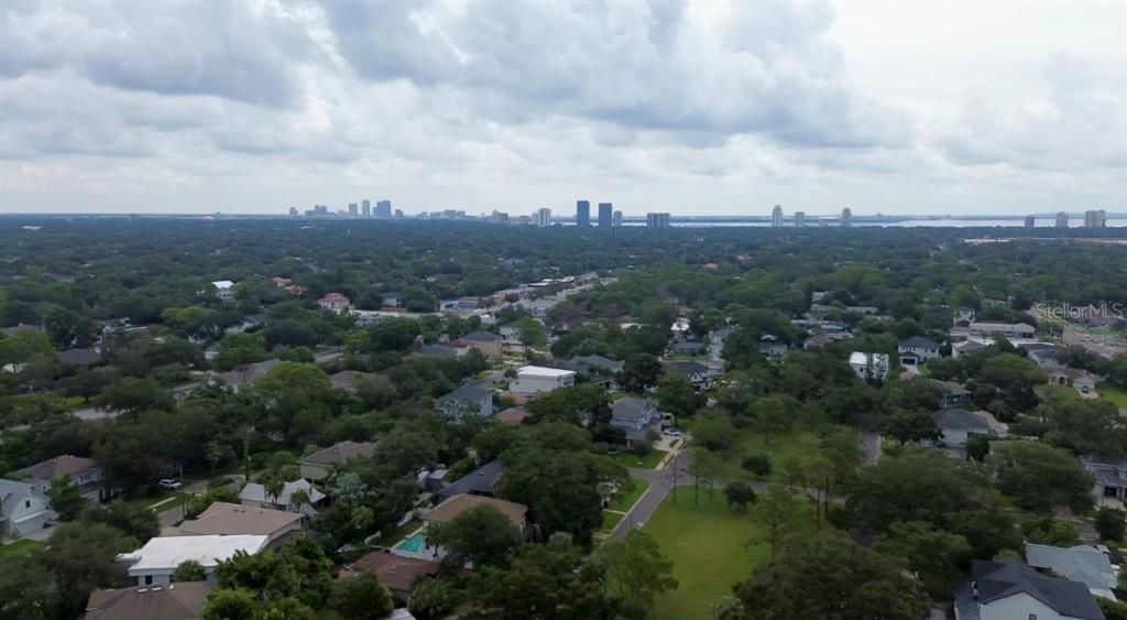 Под контрактом: $1,359,000 (4 спален, 4 ванн, 3567 Квадратных фут)