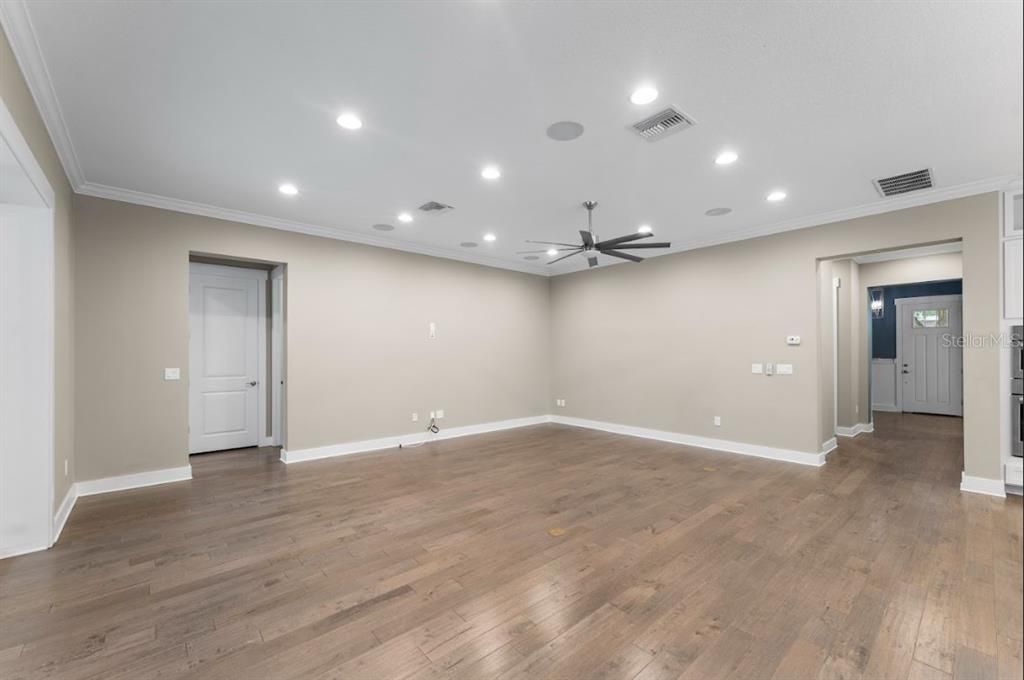 Под контрактом: $1,359,000 (4 спален, 4 ванн, 3567 Квадратных фут)