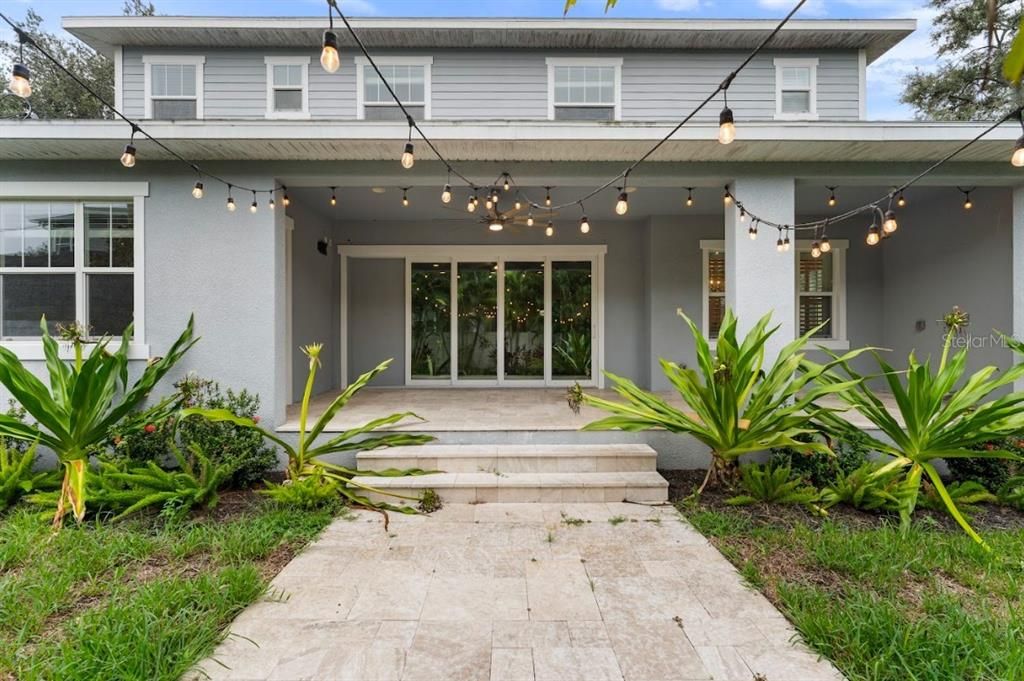 Под контрактом: $1,359,000 (4 спален, 4 ванн, 3567 Квадратных фут)