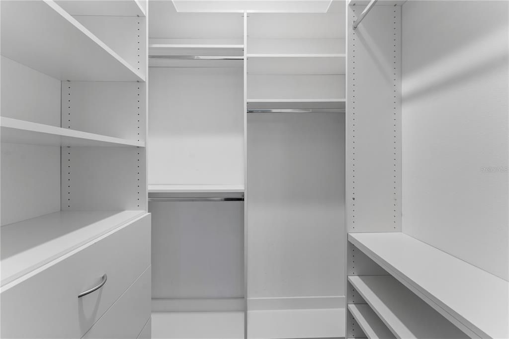 Под контрактом: $1,359,000 (4 спален, 4 ванн, 3567 Квадратных фут)