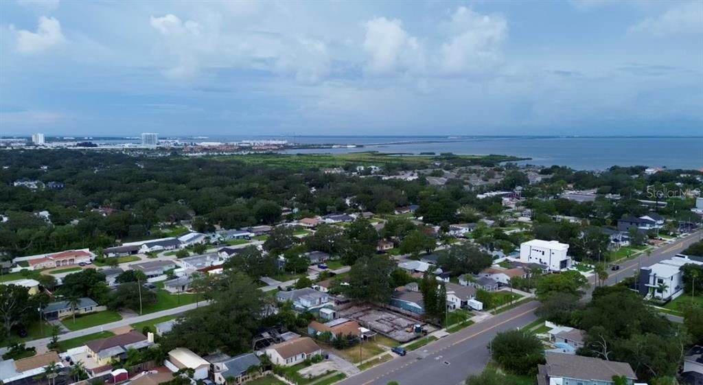 Под контрактом: $1,359,000 (4 спален, 4 ванн, 3567 Квадратных фут)