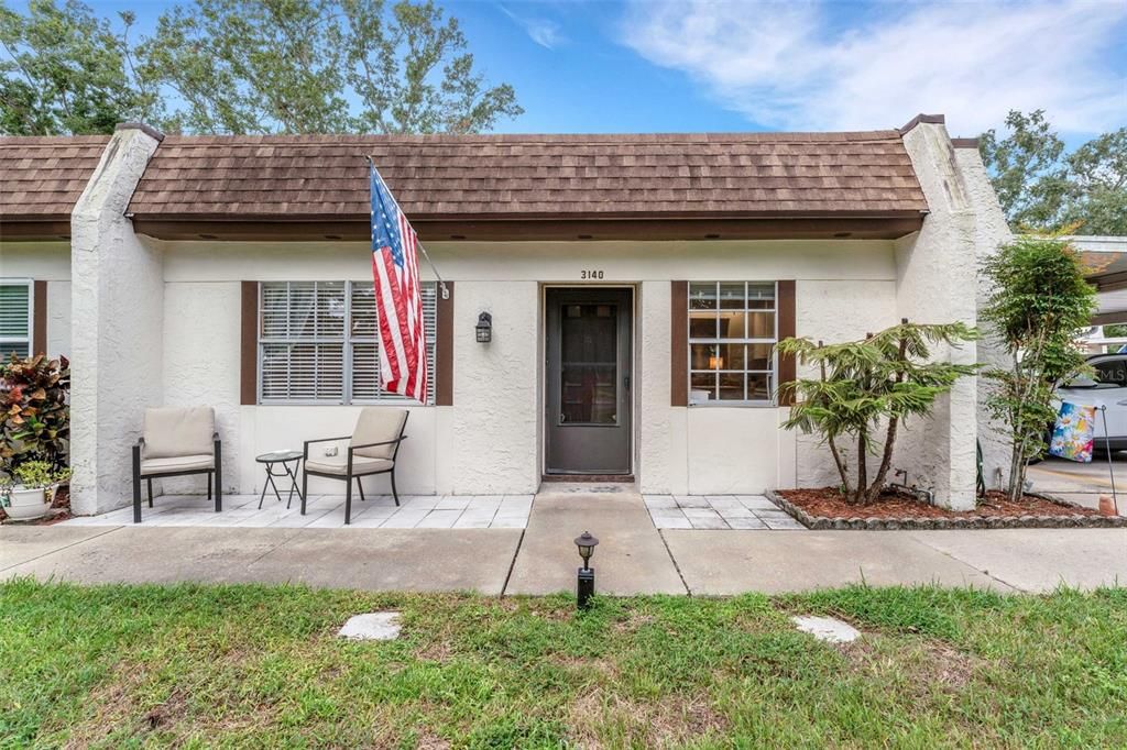 For Sale: $159,900 (2 beds, 2 baths, 866 Square Feet)