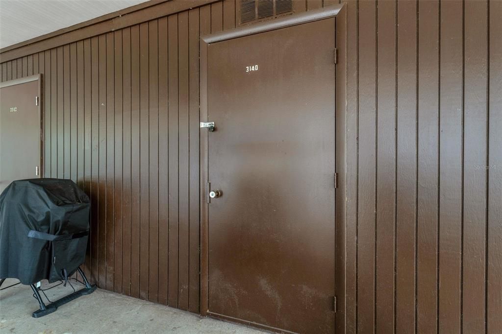 For Sale: $159,900 (2 beds, 2 baths, 866 Square Feet)