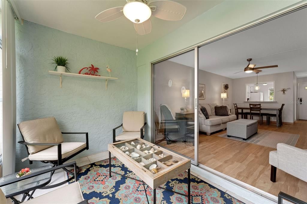 For Sale: $159,900 (2 beds, 2 baths, 866 Square Feet)