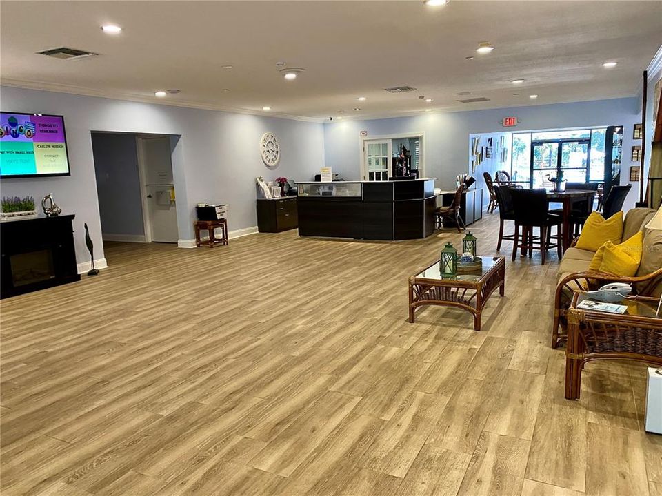 For Sale: $159,900 (2 beds, 2 baths, 866 Square Feet)