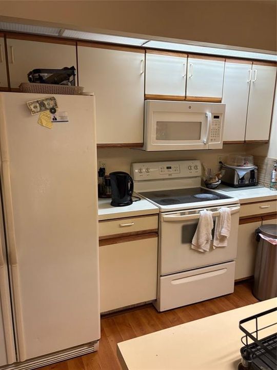 For Sale: $295,000 (2 beds, 2 baths, 1669 Square Feet)