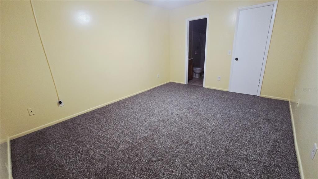 合同活跃: $1,450 (2 贝兹, 2 浴室, 1336 平方英尺)