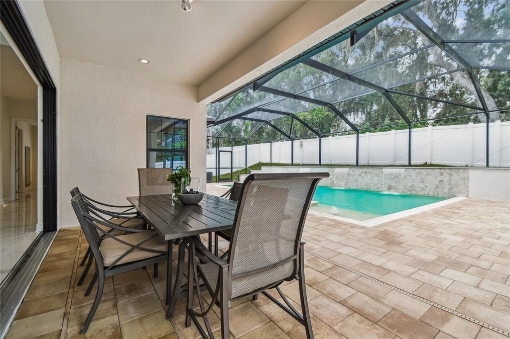 For Sale: $999,900 (6 beds, 5 baths, 4476 Square Feet)