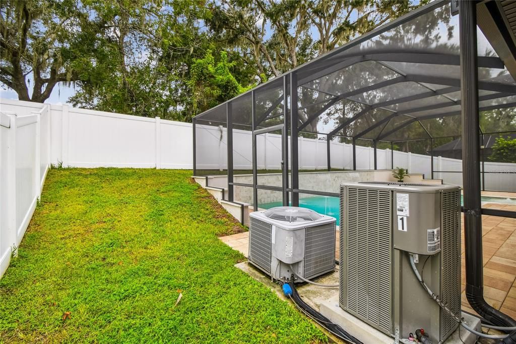 For Sale: $999,900 (6 beds, 5 baths, 4476 Square Feet)