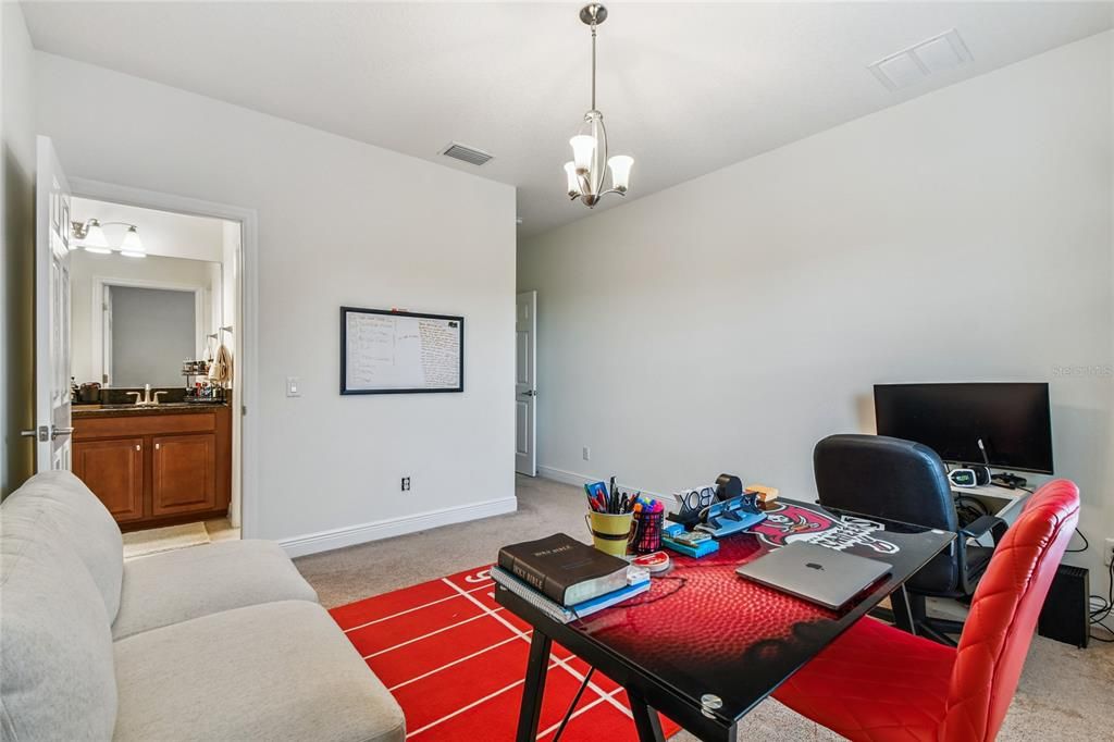 For Sale: $999,900 (6 beds, 5 baths, 4476 Square Feet)