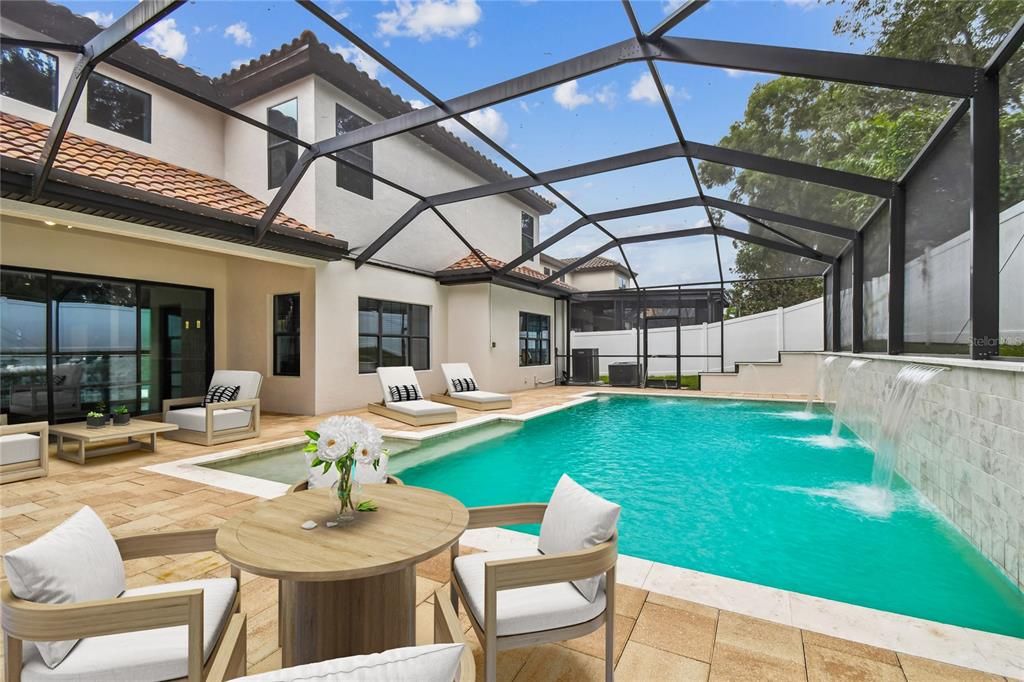 For Sale: $999,900 (6 beds, 5 baths, 4476 Square Feet)