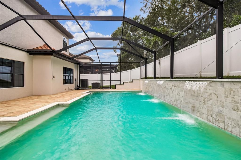 For Sale: $999,900 (6 beds, 5 baths, 4476 Square Feet)