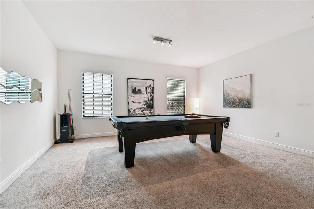 For Sale: $999,900 (6 beds, 5 baths, 4476 Square Feet)