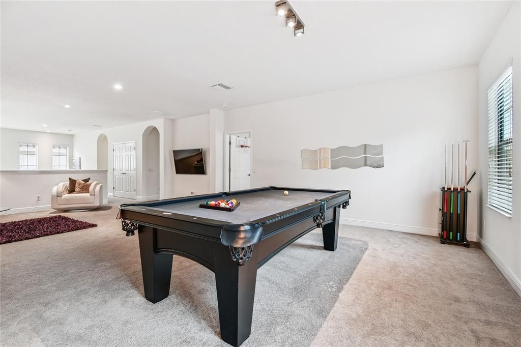 For Sale: $999,900 (6 beds, 5 baths, 4476 Square Feet)