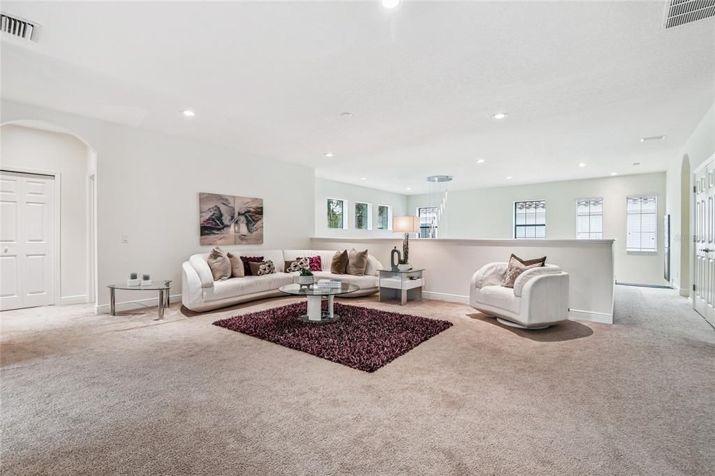 For Sale: $999,900 (6 beds, 5 baths, 4476 Square Feet)