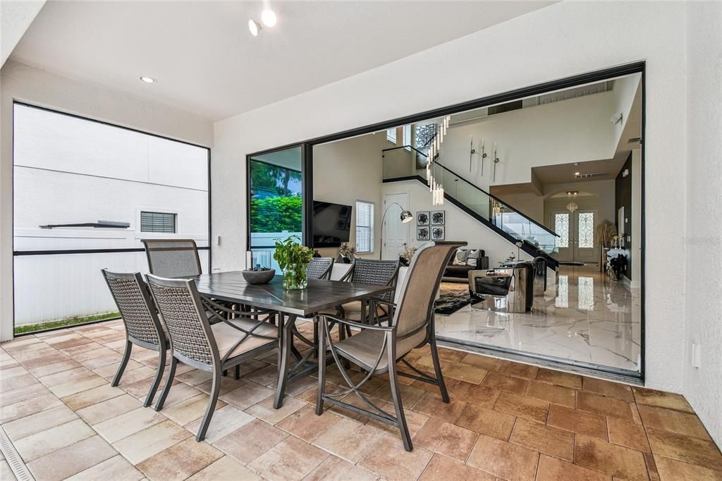 For Sale: $999,900 (6 beds, 5 baths, 4476 Square Feet)