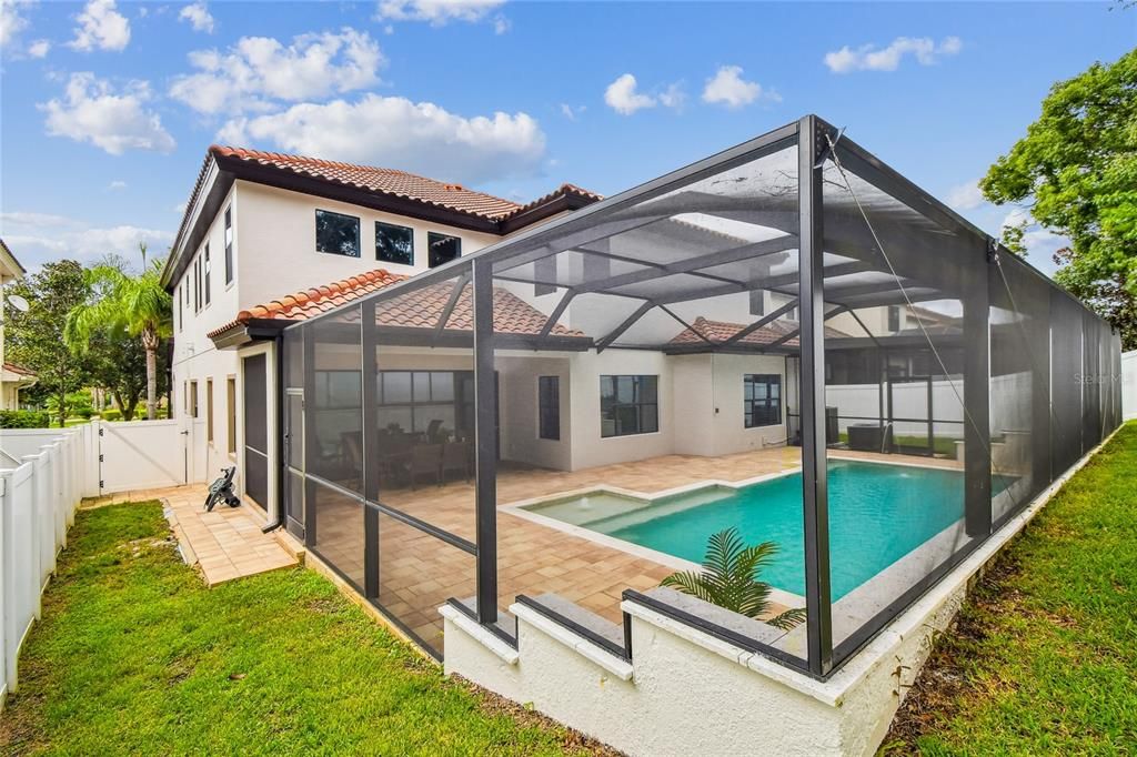 For Sale: $999,900 (6 beds, 5 baths, 4476 Square Feet)