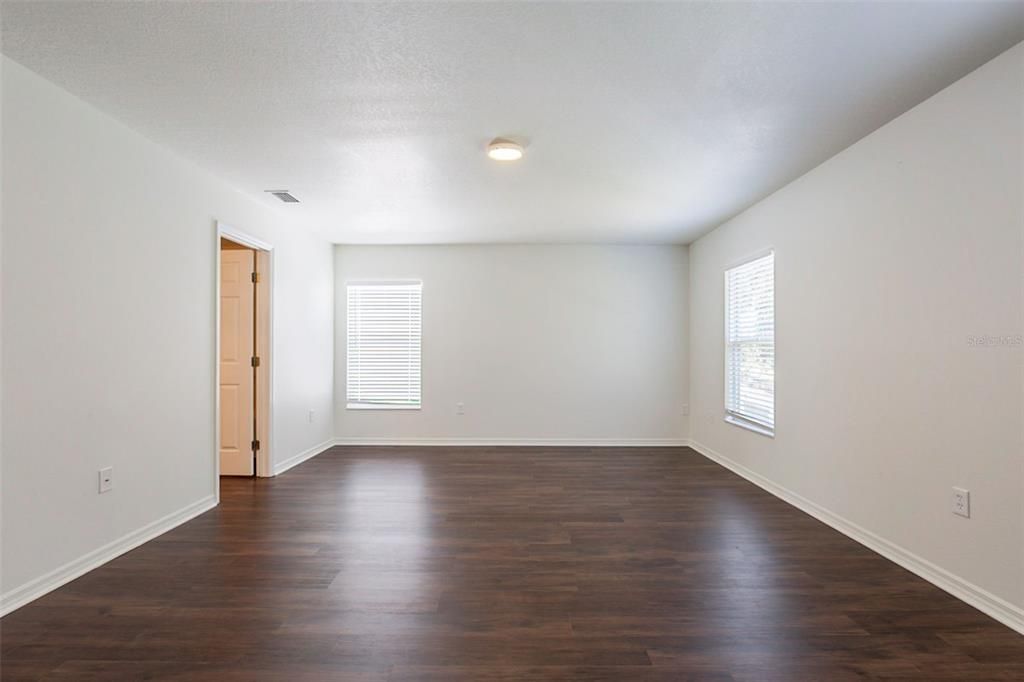 For Sale: $369,900 (4 beds, 2 baths, 2345 Square Feet)