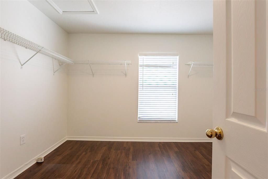 For Sale: $369,900 (4 beds, 2 baths, 2345 Square Feet)