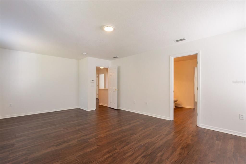 For Sale: $369,900 (4 beds, 2 baths, 2345 Square Feet)