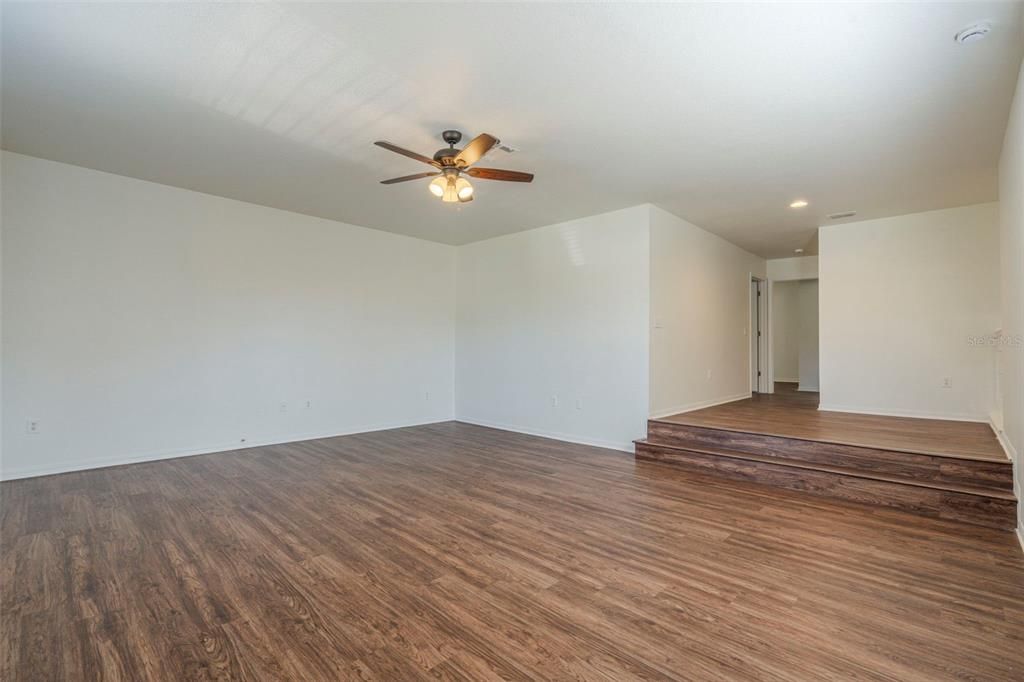 待售: $359,900 (4 贝兹, 2 浴室, 2635 平方英尺)