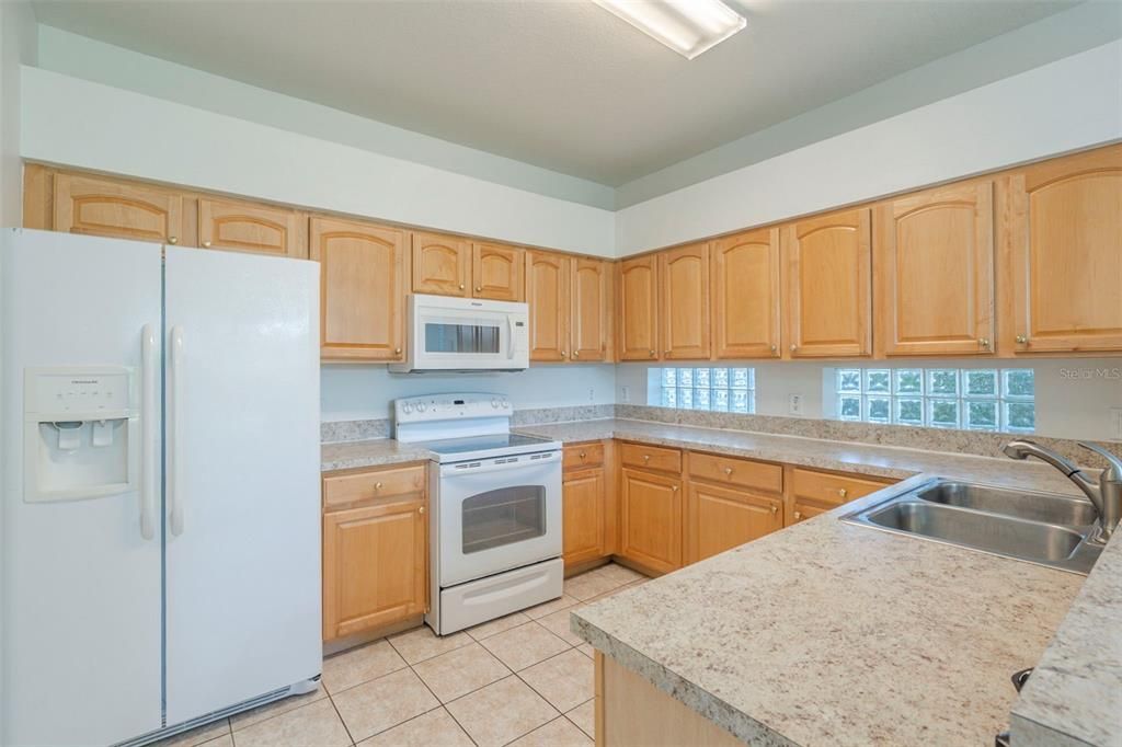 待售: $359,900 (4 贝兹, 2 浴室, 2635 平方英尺)