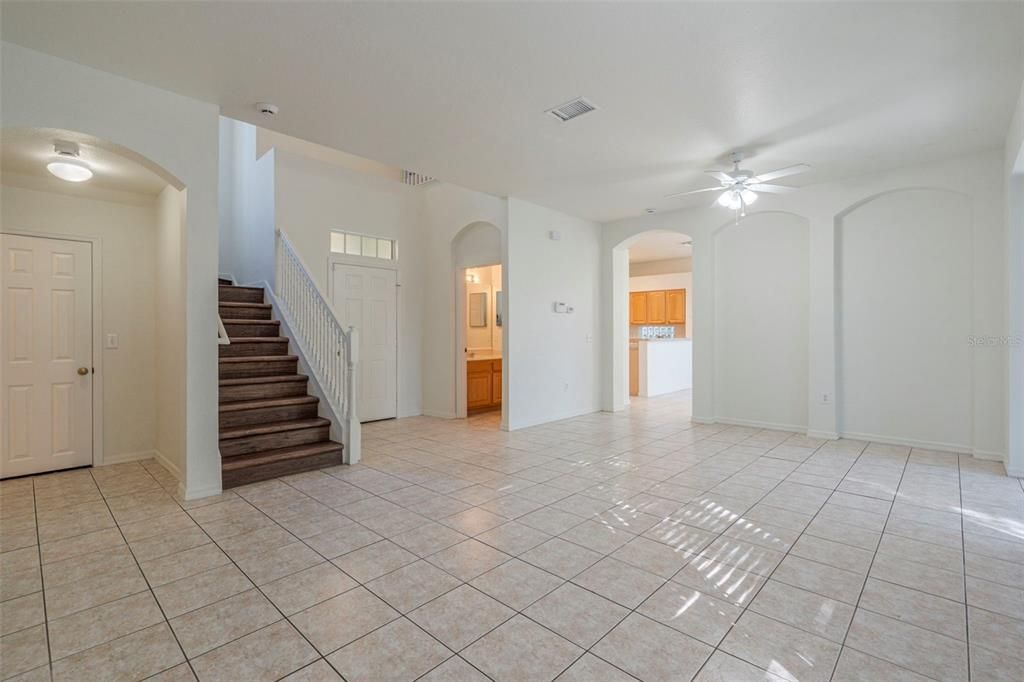 待售: $359,900 (4 贝兹, 2 浴室, 2635 平方英尺)