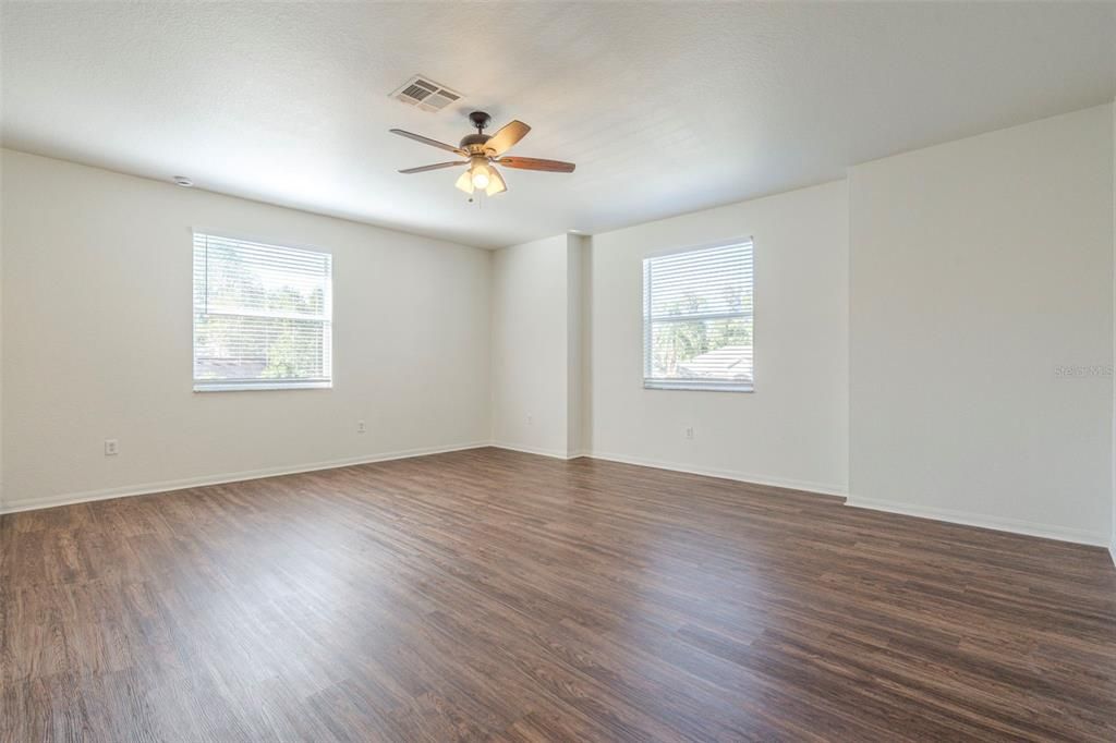 待售: $359,900 (4 贝兹, 2 浴室, 2635 平方英尺)