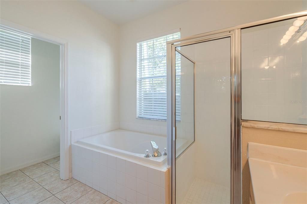 待售: $359,900 (4 贝兹, 2 浴室, 2635 平方英尺)