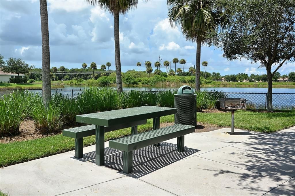 For Sale: $248,900 (2 beds, 2 baths, 1226 Square Feet)