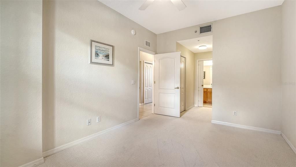 For Sale: $248,900 (2 beds, 2 baths, 1226 Square Feet)