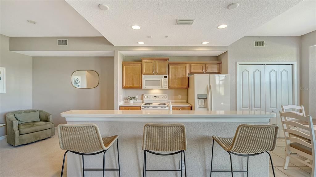 For Sale: $248,900 (2 beds, 2 baths, 1226 Square Feet)