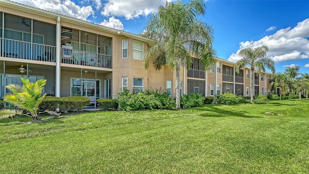 For Sale: $248,900 (2 beds, 2 baths, 1226 Square Feet)