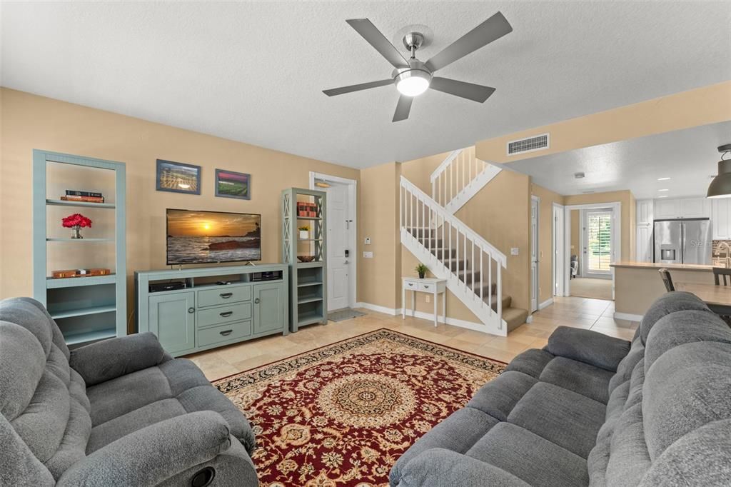 Active With Contract: $469,000 (4 beds, 3 baths, 1810 Square Feet)