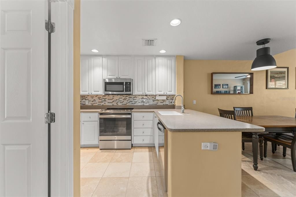 Active With Contract: $469,000 (4 beds, 3 baths, 1810 Square Feet)