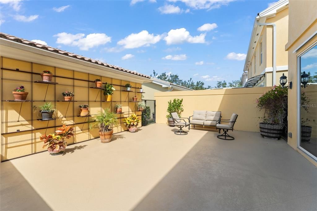 Active With Contract: $469,000 (4 beds, 3 baths, 1810 Square Feet)